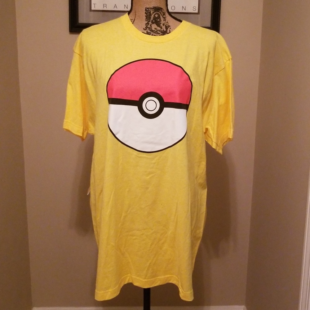 NWT POKEMON POKEBALL T SHIRT!! - Picture 1 of 6